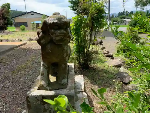 諏訪神社の狛犬