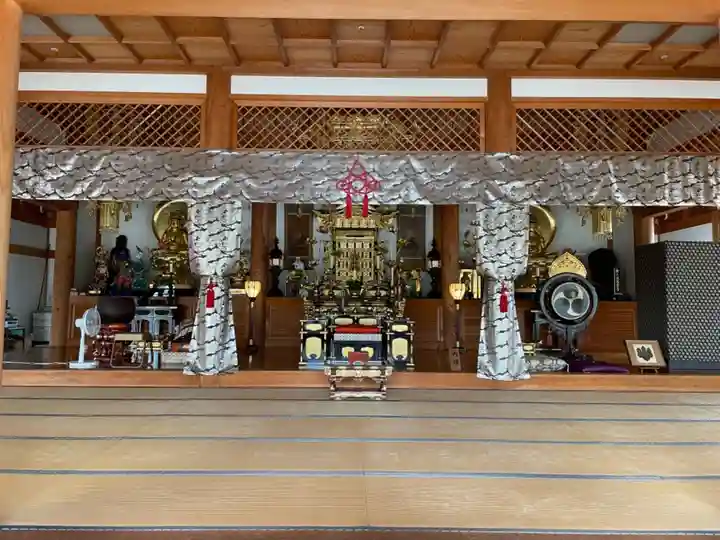 観音寺の本殿・本堂