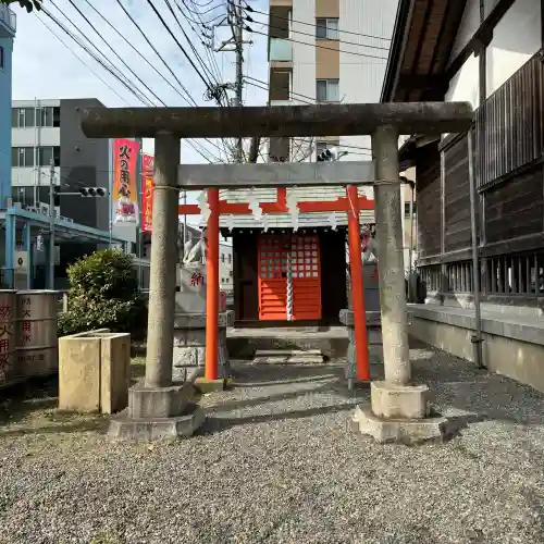 高山稲荷神社の{uncategorized: "未分類", other: "その他", undefined: "問題あり", building: "その他建物", grave: "お墓", sacred_gate: "鳥居", guardian: "狛犬", statue: "像", buddha: "仏像", history: "歴史", nature: "自然", garden: "庭園", animal: "動物", pagoda: "塔", temizu: "手水舎", mountain_gate: "山門・神門", sanctuary: "本殿・本堂", subordinate: "末社・摂社", art: "芸術", scenery: "景色", jizo: "地蔵", ema: "絵馬", goshuin: "御朱印", omikuji: "おみくじ", items: "授与品その他", amulet: "お守り", goshuincho: "御朱印帳", eats: "食事", festival: "お祭り", votive_dance: "神楽", shichigosan: "七五三参", wedding: "結婚式", experience: "体験その他", initially: "初詣", around: "周辺", anti_infection: "感染症対策"}
