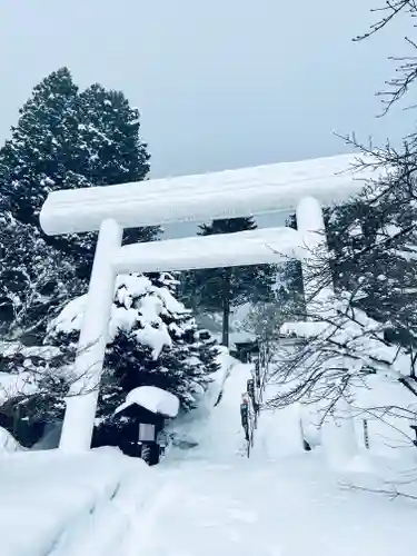 土津神社｜こどもと出世の神さまの鳥居