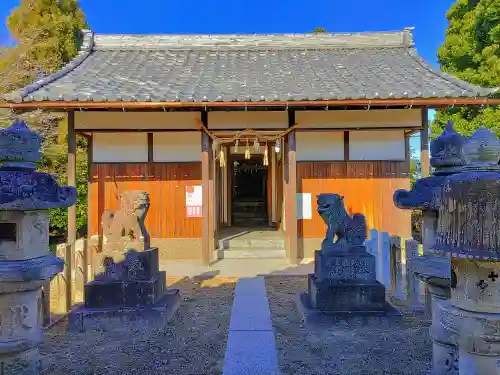 八幡社（玉野）の本殿・本堂