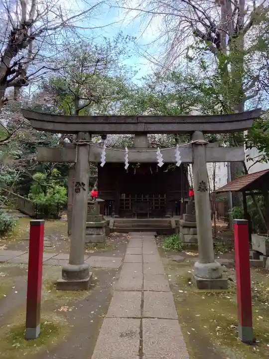 四合稲荷神社の鳥居