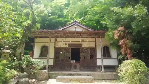 八王寺の本殿・本堂