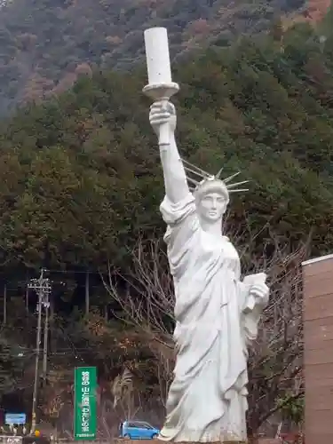 金峰神社の像