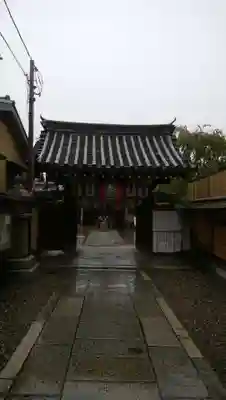石像寺（釘抜地蔵）の山門・神門