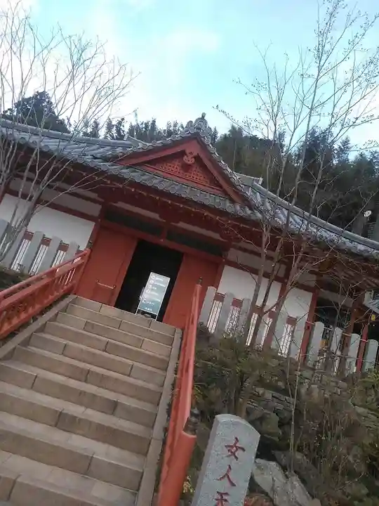 南蔵院の本殿・本堂