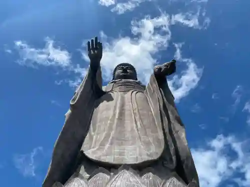 東本願寺本廟 牛久浄苑（牛久大仏）の仏像