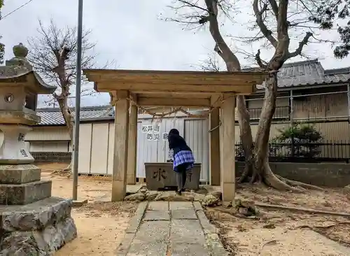 神明社 (松井町)の手水舎