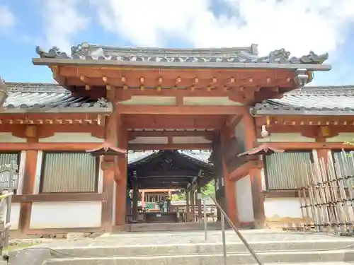 氷室神社の山門