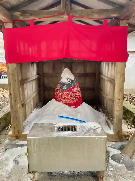 亀戸天神社の{uncategorized: "未分類", other: "その他", undefined: "問題あり", building: "その他建物", grave: "お墓", sacred_gate: "鳥居", guardian: "狛犬", statue: "像", buddha: "仏像", history: "歴史", nature: "自然", garden: "庭園", animal: "動物", pagoda: "塔", temizu: "手水舎", mountain_gate: "山門・神門", sanctuary: "本殿・本堂", subordinate: "末社・摂社", art: "芸術", scenery: "景色", jizo: "地蔵", ema: "絵馬", goshuin: "御朱印", omikuji: "おみくじ", items: "授与品その他", amulet: "お守り", goshuincho: "御朱印帳", eats: "食事", festival: "お祭り", votive_dance: "神楽", shichigosan: "七五三参", wedding: "結婚式", experience: "体験その他", initially: "初詣", around: "周辺", anti_infection: "感染症対策"}