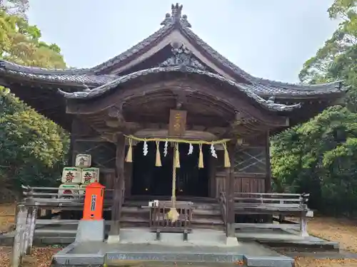 鏡神社の本殿