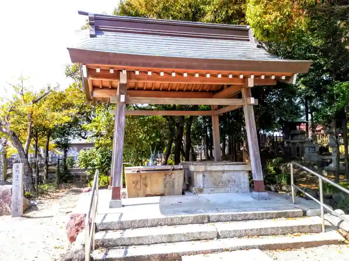 八剣社の手水舎