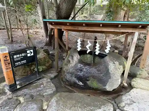 來宮神社の{uncategorized: "未分類", other: "その他", undefined: "問題あり", building: "その他建物", grave: "お墓", sacred_gate: "鳥居", guardian: "狛犬", statue: "像", buddha: "仏像", history: "歴史", nature: "自然", garden: "庭園", animal: "動物", pagoda: "塔", temizu: "手水舎", mountain_gate: "山門・神門", sanctuary: "本殿・本堂", subordinate: "末社・摂社", art: "芸術", scenery: "景色", jizo: "地蔵", ema: "絵馬", goshuin: "御朱印", omikuji: "おみくじ", items: "授与品その他", amulet: "お守り", goshuincho: "御朱印帳", eats: "食事", festival: "お祭り", votive_dance: "神楽", shichigosan: "七五三参", wedding: "結婚式", experience: "体験その他", initially: "初詣", around: "周辺", anti_infection: "感染症対策"}