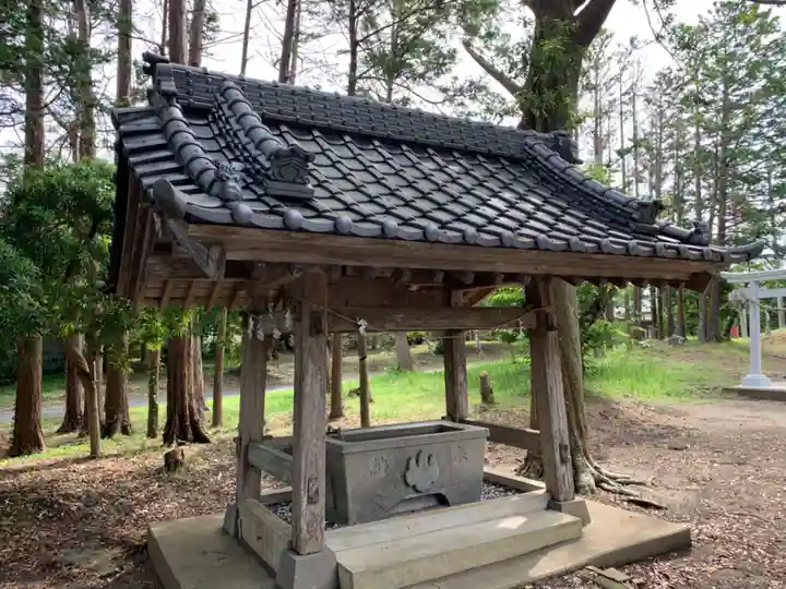 三嶋神社の手水舎