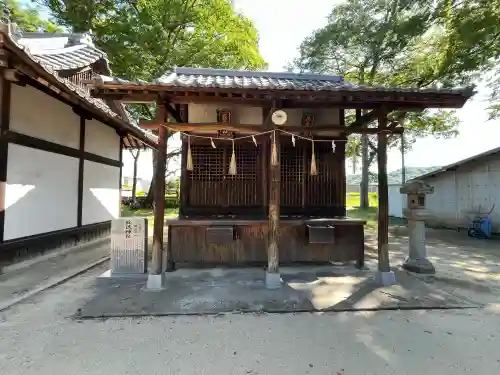 素盞嗚神社の{uncategorized: "未分類", other: "その他", undefined: "問題あり", building: "その他建物", grave: "お墓", sacred_gate: "鳥居", guardian: "狛犬", statue: "像", buddha: "仏像", history: "歴史", nature: "自然", garden: "庭園", animal: "動物", pagoda: "塔", temizu: "手水舎", mountain_gate: "山門・神門", sanctuary: "本殿・本堂", subordinate: "末社・摂社", art: "芸術", scenery: "景色", jizo: "地蔵", ema: "絵馬", goshuin: "御朱印", omikuji: "おみくじ", items: "授与品その他", amulet: "お守り", goshuincho: "御朱印帳", eats: "食事", festival: "お祭り", votive_dance: "神楽", shichigosan: "七五三参", wedding: "結婚式", experience: "体験その他", initially: "初詣", around: "周辺", anti_infection: "感染症対策"}