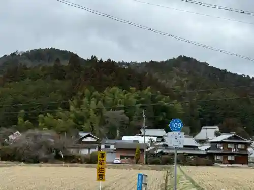 丹生都比売神社の{uncategorized: "未分類", other: "その他", undefined: "問題あり", building: "その他建物", grave: "お墓", sacred_gate: "鳥居", guardian: "狛犬", statue: "像", buddha: "仏像", history: "歴史", nature: "自然", garden: "庭園", animal: "動物", pagoda: "塔", temizu: "手水舎", mountain_gate: "山門・神門", sanctuary: "本殿・本堂", subordinate: "末社・摂社", art: "芸術", scenery: "景色", jizo: "地蔵", ema: "絵馬", goshuin: "御朱印", omikuji: "おみくじ", items: "授与品その他", amulet: "お守り", goshuincho: "御朱印帳", eats: "食事", festival: "お祭り", votive_dance: "神楽", shichigosan: "七五三参", wedding: "結婚式", experience: "体験その他", initially: "初詣", around: "周辺", anti_infection: "感染症対策"}