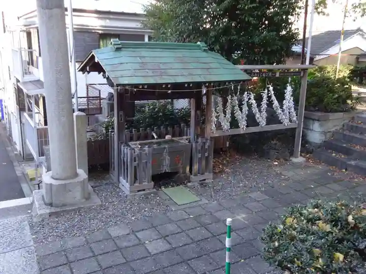 石川町諏訪神社の手水舎