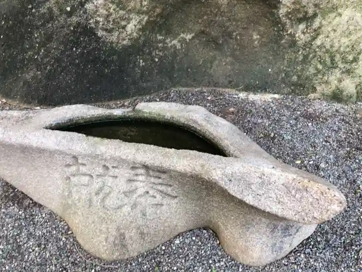 岩樟神社の手水舎