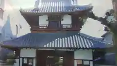 源空寺の山門