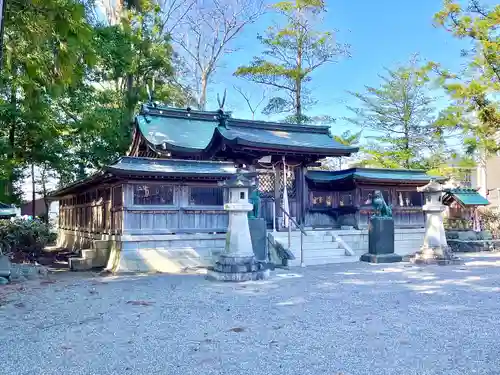 鈴休神社の本殿