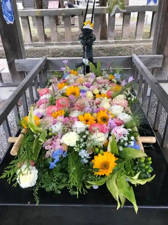 江南神社の{uncategorized: "未分類", other: "その他", undefined: "問題あり", building: "その他建物", grave: "お墓", sacred_gate: "鳥居", guardian: "狛犬", statue: "像", buddha: "仏像", history: "歴史", nature: "自然", garden: "庭園", animal: "動物", pagoda: "塔", temizu: "手水舎", mountain_gate: "山門・神門", sanctuary: "本殿・本堂", subordinate: "末社・摂社", art: "芸術", scenery: "景色", jizo: "地蔵", ema: "絵馬", goshuin: "御朱印", omikuji: "おみくじ", items: "授与品その他", amulet: "お守り", goshuincho: "御朱印帳", eats: "食事", festival: "お祭り", votive_dance: "神楽", shichigosan: "七五三参", wedding: "結婚式", experience: "体験その他", initially: "初詣", around: "周辺", anti_infection: "感染症対策"}