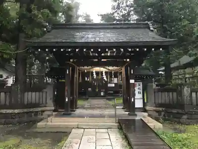 筑摩神社の山門・神門