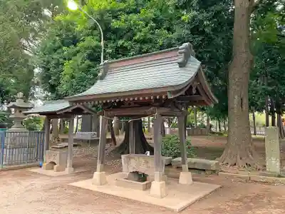 足立神社の手水舎