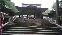 彌彦神社の山門