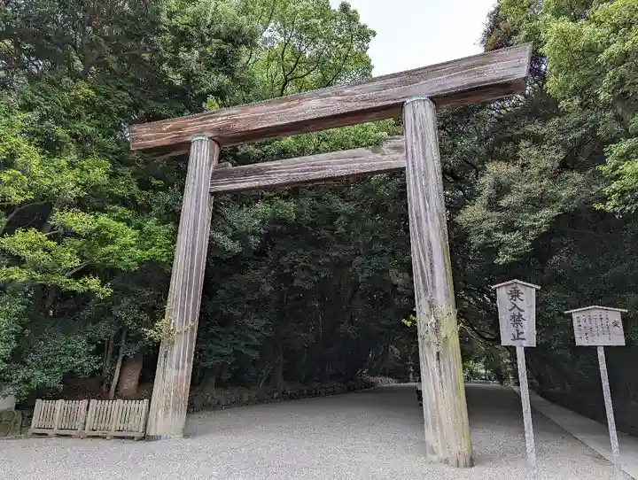 熱田神宮の鳥居
