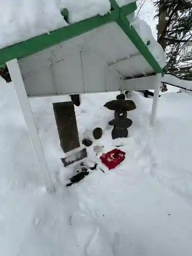 白石神社の{uncategorized: "未分類", other: "その他", undefined: "問題あり", building: "その他建物", grave: "お墓", sacred_gate: "鳥居", guardian: "狛犬", statue: "像", buddha: "仏像", history: "歴史", nature: "自然", garden: "庭園", animal: "動物", pagoda: "塔", temizu: "手水舎", mountain_gate: "山門・神門", sanctuary: "本殿・本堂", subordinate: "末社・摂社", art: "芸術", scenery: "景色", jizo: "地蔵", ema: "絵馬", goshuin: "御朱印", omikuji: "おみくじ", items: "授与品その他", amulet: "お守り", goshuincho: "御朱印帳", eats: "食事", festival: "お祭り", votive_dance: "神楽", shichigosan: "七五三参", wedding: "結婚式", experience: "体験その他", initially: "初詣", around: "周辺", anti_infection: "感染症対策"}