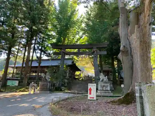 諏訪大社上社前宮の鳥居