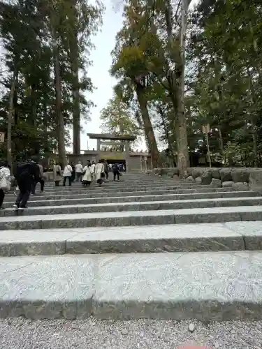 伊勢神宮内宮（皇大神宮）の{uncategorized: "未分類", other: "その他", undefined: "問題あり", building: "その他建物", grave: "お墓", sacred_gate: "鳥居", guardian: "狛犬", statue: "像", buddha: "仏像", history: "歴史", nature: "自然", garden: "庭園", animal: "動物", pagoda: "塔", temizu: "手水舎", mountain_gate: "山門・神門", sanctuary: "本殿・本堂", subordinate: "末社・摂社", art: "芸術", scenery: "景色", jizo: "地蔵", ema: "絵馬", goshuin: "御朱印", omikuji: "おみくじ", items: "授与品その他", amulet: "お守り", goshuincho: "御朱印帳", eats: "食事", festival: "お祭り", votive_dance: "神楽", shichigosan: "七五三参", wedding: "結婚式", experience: "体験その他", initially: "初詣", around: "周辺", anti_infection: "感染症対策"}