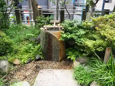 妻戀神社の手水舎