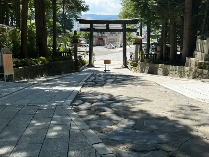 諏訪大社下社秋宮(長野県)