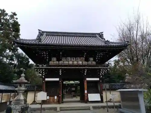 梅宮大社の山門・神門