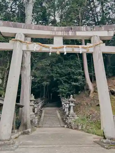 大村神社の{uncategorized: "未分類", other: "その他", undefined: "問題あり", building: "その他建物", grave: "お墓", sacred_gate: "鳥居", guardian: "狛犬", statue: "像", buddha: "仏像", history: "歴史", nature: "自然", garden: "庭園", animal: "動物", pagoda: "塔", temizu: "手水舎", mountain_gate: "山門・神門", sanctuary: "本殿・本堂", subordinate: "末社・摂社", art: "芸術", scenery: "景色", jizo: "地蔵", ema: "絵馬", goshuin: "御朱印", omikuji: "おみくじ", items: "授与品その他", amulet: "お守り", goshuincho: "御朱印帳", eats: "食事", festival: "お祭り", votive_dance: "神楽", shichigosan: "七五三参", wedding: "結婚式", experience: "体験その他", initially: "初詣", around: "周辺", anti_infection: "感染症対策"}