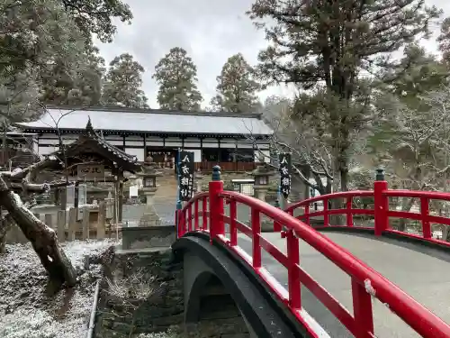 伊太祁曽神社の{uncategorized: "未分類", other: "その他", undefined: "問題あり", building: "その他建物", grave: "お墓", sacred_gate: "鳥居", guardian: "狛犬", statue: "像", buddha: "仏像", history: "歴史", nature: "自然", garden: "庭園", animal: "動物", pagoda: "塔", temizu: "手水舎", mountain_gate: "山門・神門", sanctuary: "本殿・本堂", subordinate: "末社・摂社", art: "芸術", scenery: "景色", jizo: "地蔵", ema: "絵馬", goshuin: "御朱印", omikuji: "おみくじ", items: "授与品その他", amulet: "お守り", goshuincho: "御朱印帳", eats: "食事", festival: "お祭り", votive_dance: "神楽", shichigosan: "七五三参", wedding: "結婚式", experience: "体験その他", initially: "初詣", around: "周辺", anti_infection: "感染症対策"}
