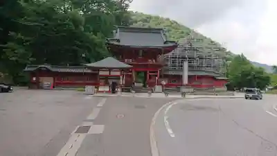 中禅寺の山門・神門