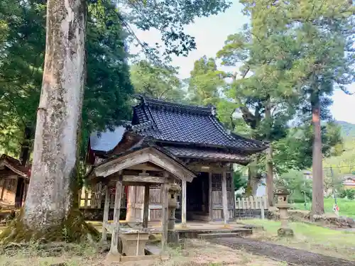 酒垂神社の本殿・本堂