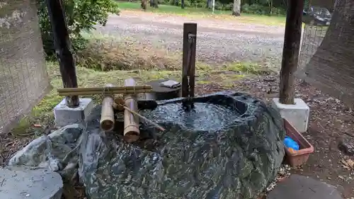 雨紛神社の手水