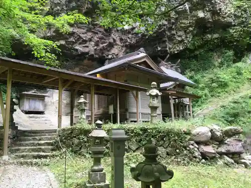 壇鏡神社の本殿