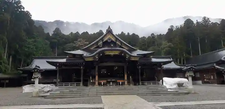 彌彦神社の本殿・本堂