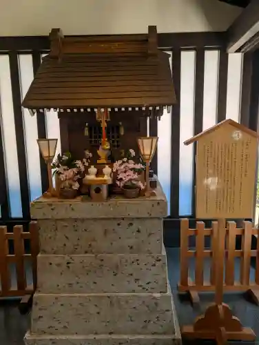 川屋神社の{uncategorized: "未分類", other: "その他", undefined: "問題あり", building: "その他建物", grave: "お墓", sacred_gate: "鳥居", guardian: "狛犬", statue: "像", buddha: "仏像", history: "歴史", nature: "自然", garden: "庭園", animal: "動物", pagoda: "塔", temizu: "手水舎", mountain_gate: "山門・神門", sanctuary: "本殿・本堂", subordinate: "末社・摂社", art: "芸術", scenery: "景色", jizo: "地蔵", ema: "絵馬", goshuin: "御朱印", omikuji: "おみくじ", items: "授与品その他", amulet: "お守り", goshuincho: "御朱印帳", eats: "食事", festival: "お祭り", votive_dance: "神楽", shichigosan: "七五三参", wedding: "結婚式", experience: "体験その他", initially: "初詣", around: "周辺", anti_infection: "感染症対策"}