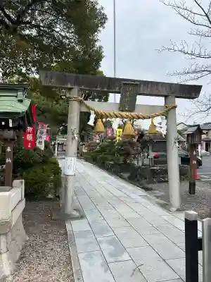 伊奴神社の{uncategorized: "未分類", other: "その他", undefined: "問題あり", building: "その他建物", grave: "お墓", sacred_gate: "鳥居", guardian: "狛犬", statue: "像", buddha: "仏像", history: "歴史", nature: "自然", garden: "庭園", animal: "動物", pagoda: "塔", temizu: "手水舎", mountain_gate: "山門・神門", sanctuary: "本殿・本堂", subordinate: "末社・摂社", art: "芸術", scenery: "景色", jizo: "地蔵", ema: "絵馬", goshuin: "御朱印", omikuji: "おみくじ", items: "授与品その他", amulet: "お守り", goshuincho: "御朱印帳", eats: "食事", festival: "お祭り", votive_dance: "神楽", shichigosan: "七五三参", wedding: "結婚式", experience: "体験その他", initially: "初詣", around: "周辺", anti_infection: "感染症対策"}