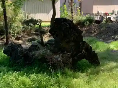 八幡神社の庭園