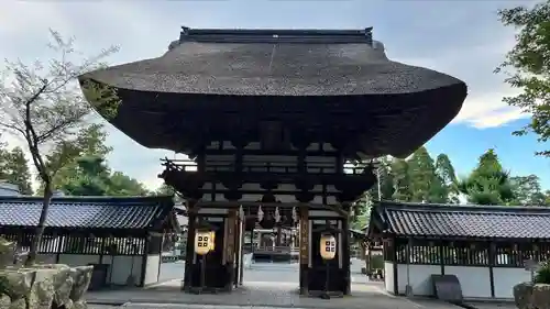 沙沙貴神社の山門