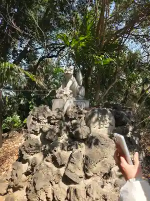 冨士浅間神社の{uncategorized: "未分類", other: "その他", undefined: "問題あり", building: "その他建物", grave: "お墓", sacred_gate: "鳥居", guardian: "狛犬", statue: "像", buddha: "仏像", history: "歴史", nature: "自然", garden: "庭園", animal: "動物", pagoda: "塔", temizu: "手水舎", mountain_gate: "山門・神門", sanctuary: "本殿・本堂", subordinate: "末社・摂社", art: "芸術", scenery: "景色", jizo: "地蔵", ema: "絵馬", goshuin: "御朱印", omikuji: "おみくじ", items: "授与品その他", amulet: "お守り", goshuincho: "御朱印帳", eats: "食事", festival: "お祭り", votive_dance: "神楽", shichigosan: "七五三参", wedding: "結婚式", experience: "体験その他", initially: "初詣", around: "周辺", anti_infection: "感染症対策"}