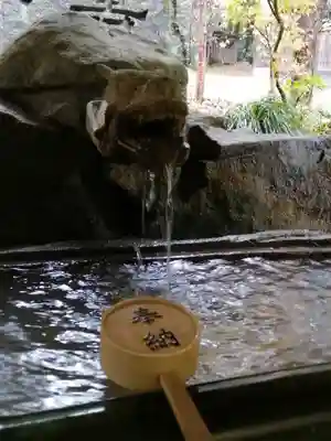 五所駒瀧神社の手水舎