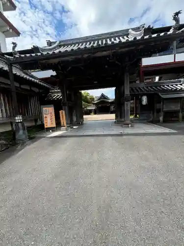 竹林院の山門・神門
