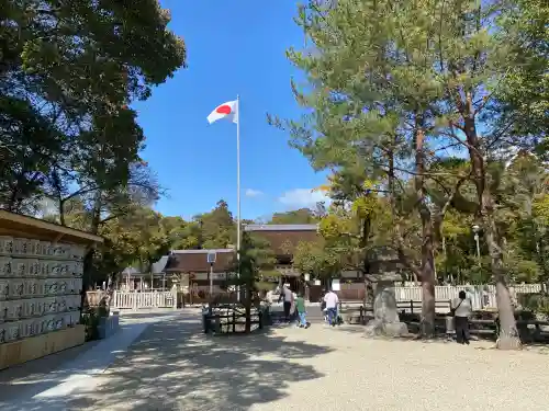 伊弉諾神宮の{uncategorized: "未分類", other: "その他", undefined: "問題あり", building: "その他建物", grave: "お墓", sacred_gate: "鳥居", guardian: "狛犬", statue: "像", buddha: "仏像", history: "歴史", nature: "自然", garden: "庭園", animal: "動物", pagoda: "塔", temizu: "手水舎", mountain_gate: "山門・神門", sanctuary: "本殿・本堂", subordinate: "末社・摂社", art: "芸術", scenery: "景色", jizo: "地蔵", ema: "絵馬", goshuin: "御朱印", omikuji: "おみくじ", items: "授与品その他", amulet: "お守り", goshuincho: "御朱印帳", eats: "食事", festival: "お祭り", votive_dance: "神楽", shichigosan: "七五三参", wedding: "結婚式", experience: "体験その他", initially: "初詣", around: "周辺", anti_infection: "感染症対策"}